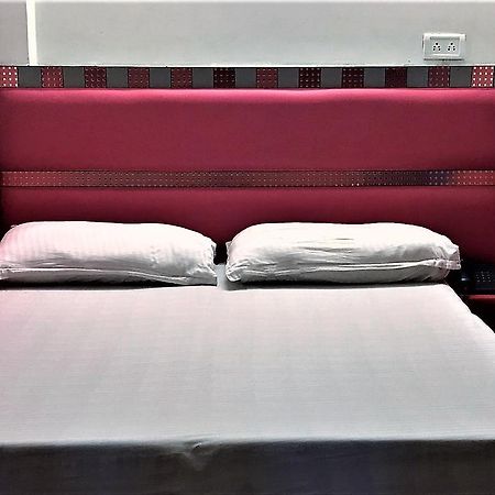 Hotel Kwality Nowe Delhi Zewnętrze zdjęcie