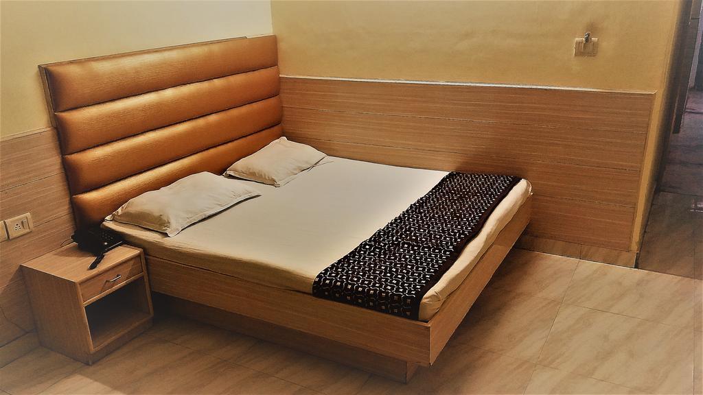 Hotel Kwality Nowe Delhi Zewnętrze zdjęcie