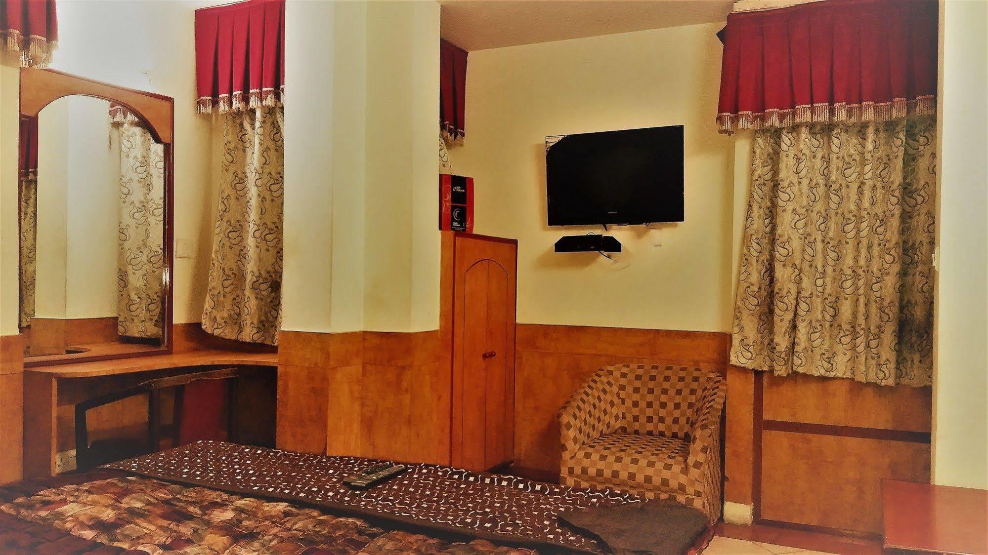 Hotel Kwality Nowe Delhi Zewnętrze zdjęcie