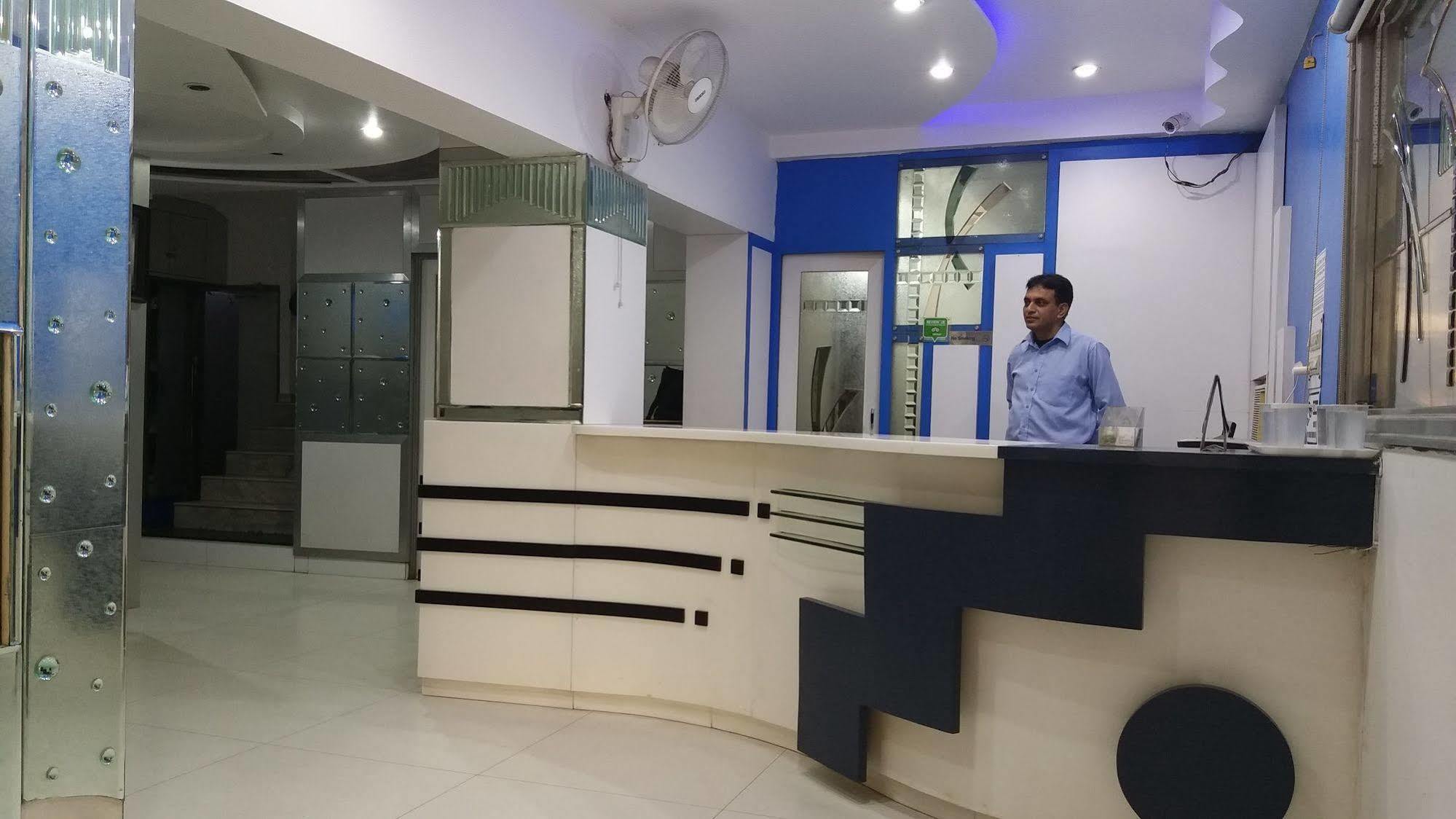 Hotel Kwality Nowe Delhi Zewnętrze zdjęcie