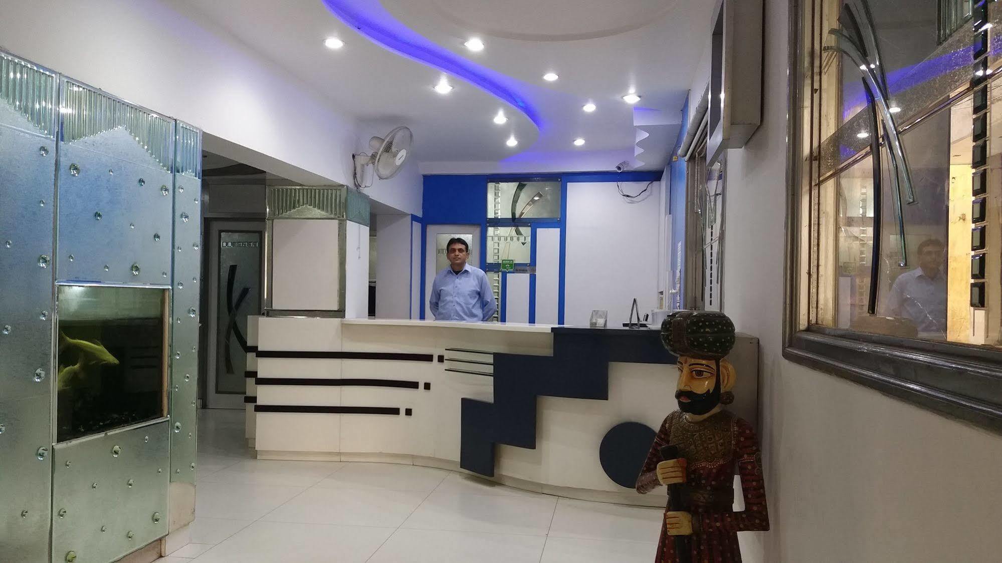 Hotel Kwality Nowe Delhi Zewnętrze zdjęcie