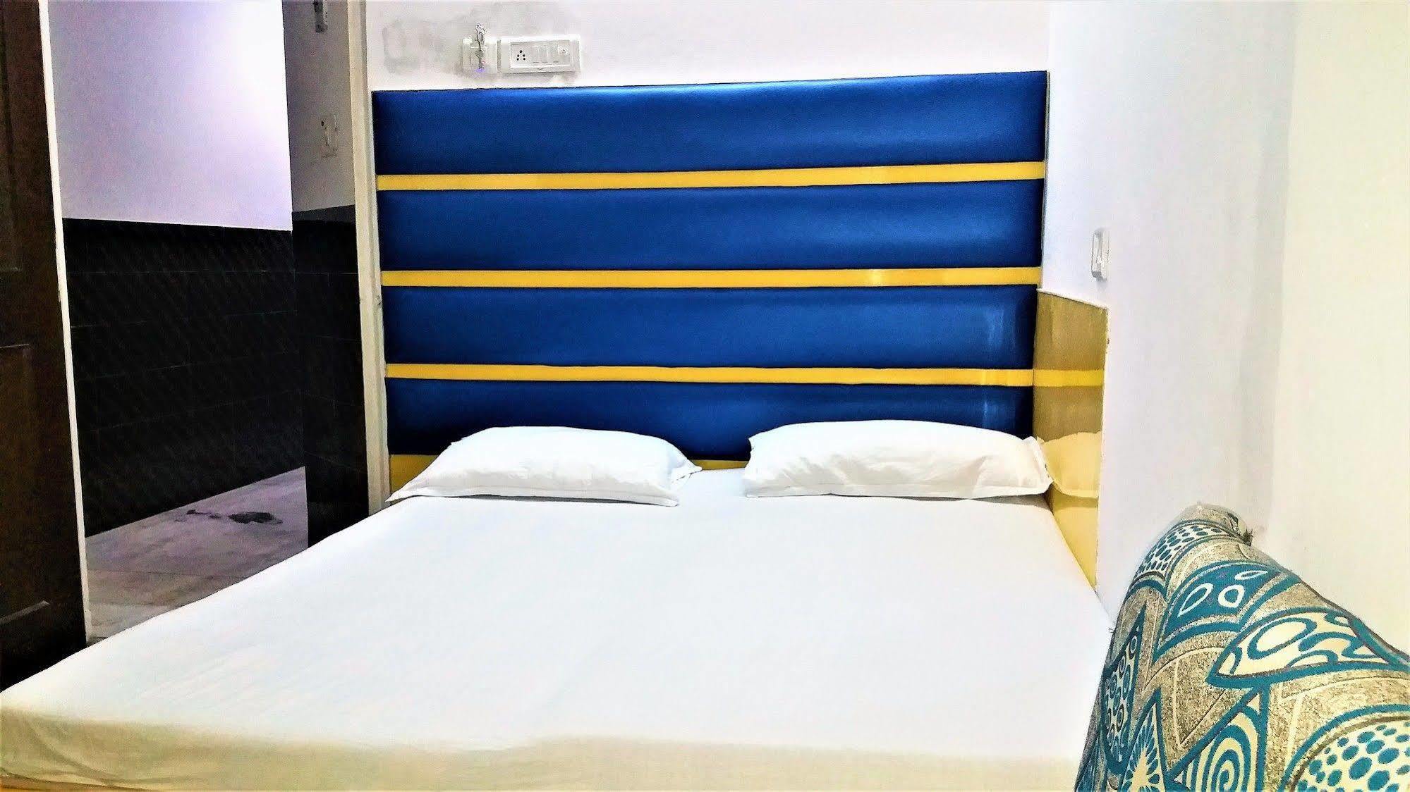 Hotel Kwality Nowe Delhi Zewnętrze zdjęcie