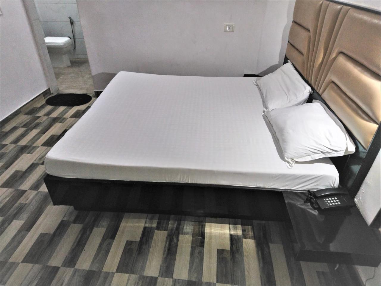 Hotel Kwality Nowe Delhi Zewnętrze zdjęcie